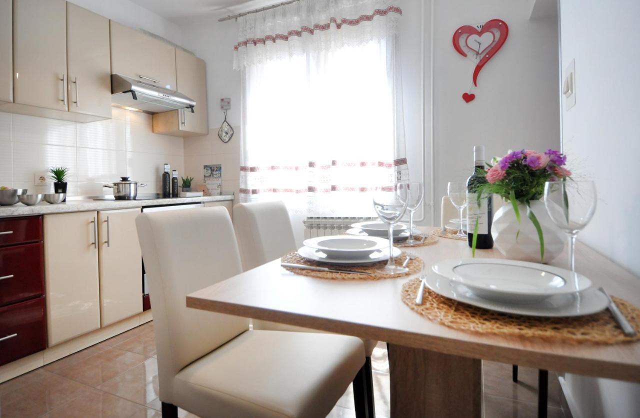 Apartman Lory Pula Exterior foto
